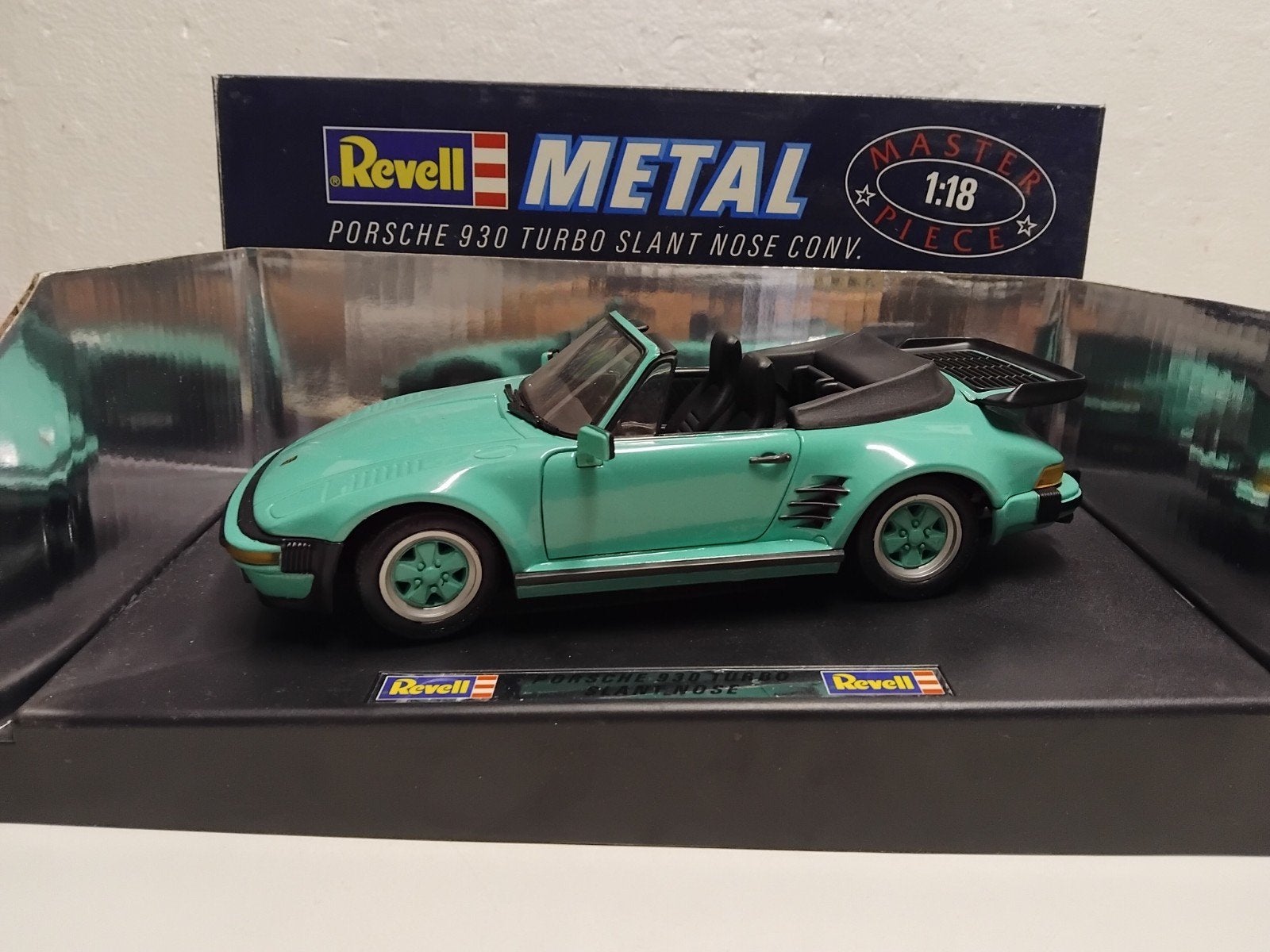 Porsche 930 Turbo Slant Nose mint Revell metal 1:18 KRD, Hobby en Vrije tijd, Modelauto's | 1:18, Ophalen of Verzenden, Zo goed als nieuw