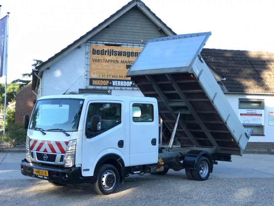 Nissan Cabstar NT400 2.5 DCi Dubbel Cabine Kipper AC, Auto's, Euro 5, Zwart, 4 cilinders, Wit