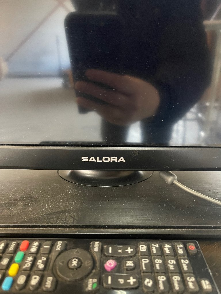 Salora 24LED9105CD TV - Compacte LED TV, 50 Hz, HD Ready (720p), 40 tot 60 cm, Ophalen