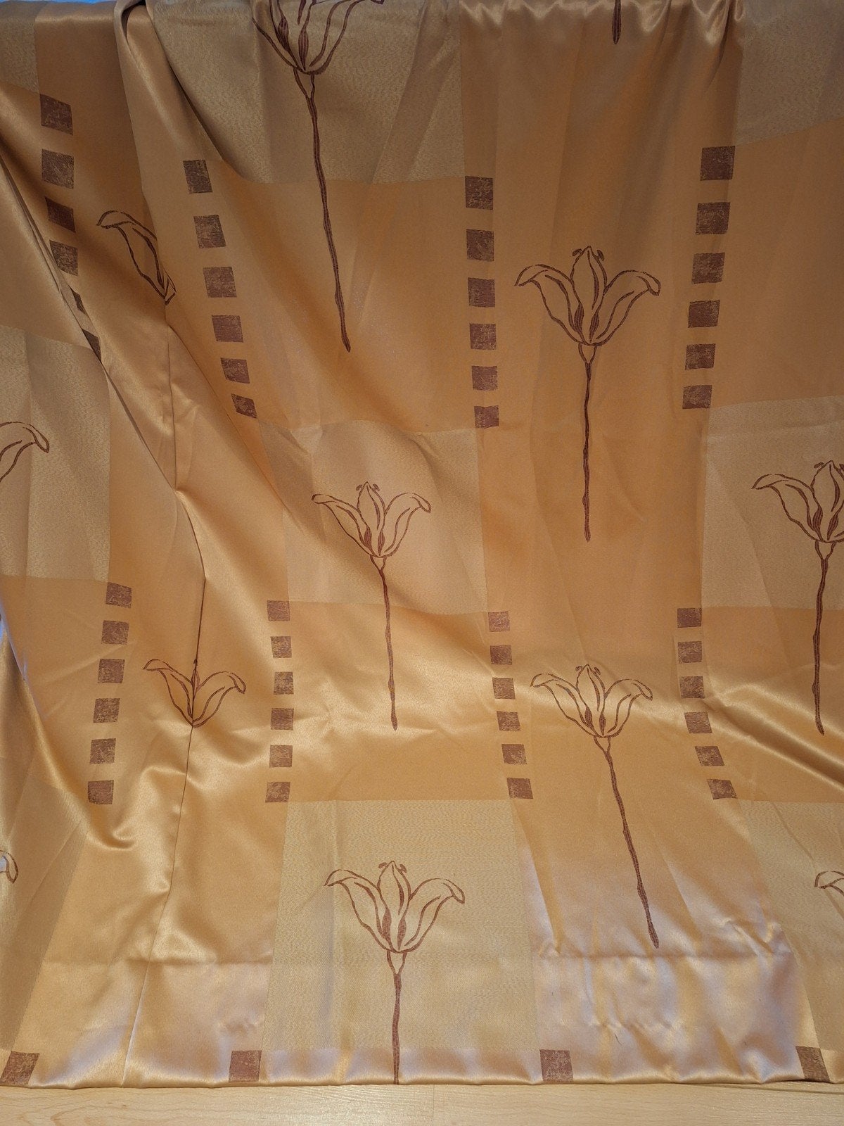 Gordijn met bloemmotief en vierkanten, Huis en Inrichting, Ophalen, Met haken, Gebruikt, 100 cm
