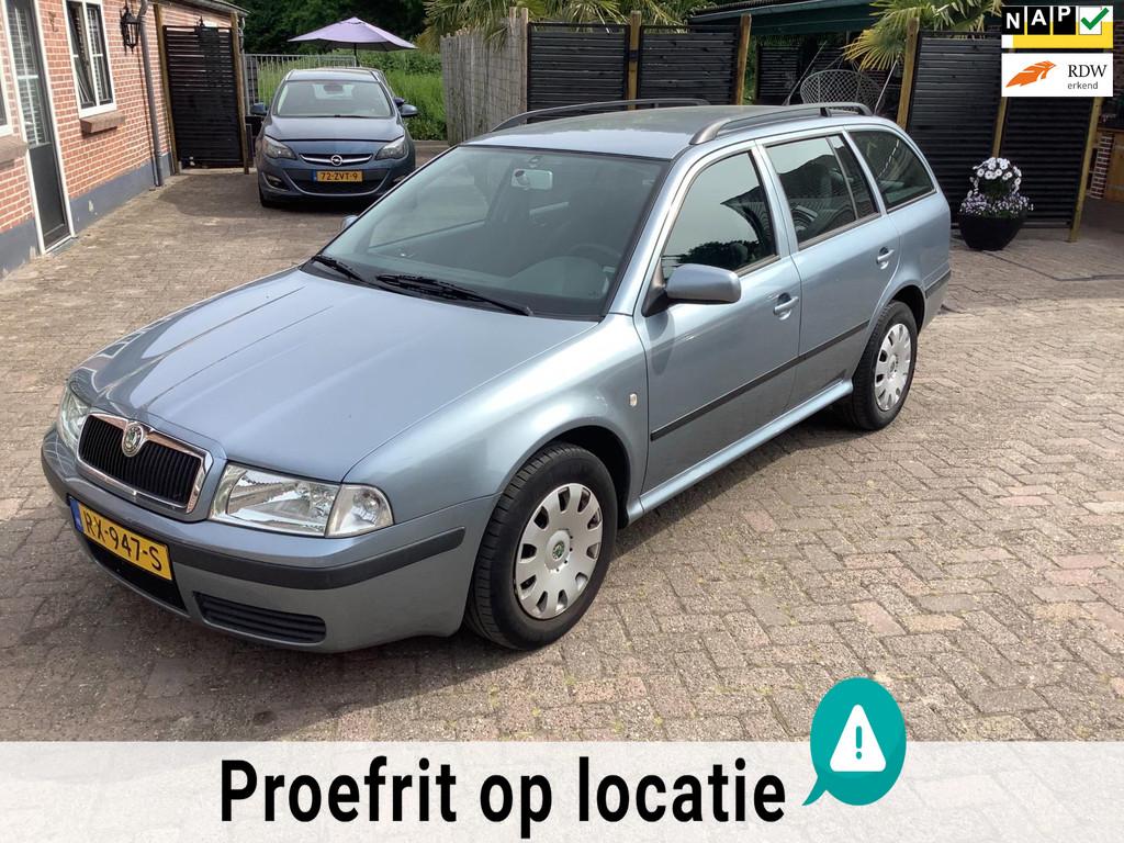 Skoda Octavia Combi 1.6 Classic NIEUWE APK 03-2026, Voorwielaandrijving, Gebruikt, 4 cilinders, Cruise Control