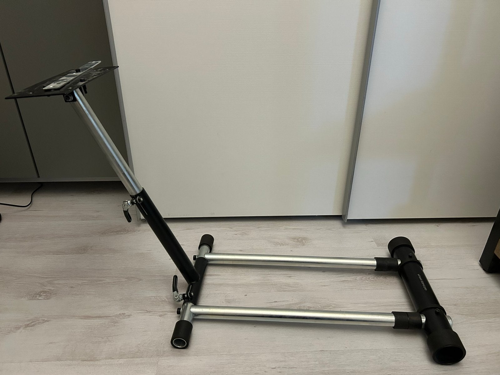 Wheel Stand Pro - Stuur en Pedaal Standaard Logitech, Spelcomputers en Games, Ophalen, Zo goed als nieuw