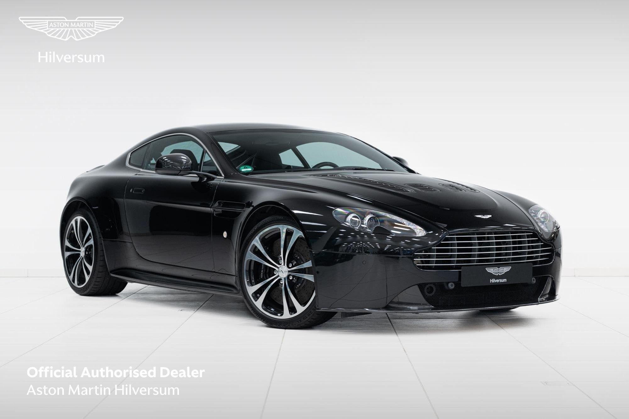 Aston Martin V12 Vantage | Manual | Carbon Black Edition | I, Auto's, Euro 5, Achterwielaandrijving, Gebruikt, 12 cilinders