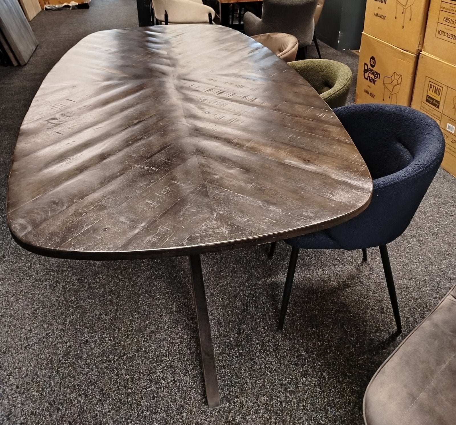 Eettafel Silvi van Towerliving 220x110 cm - Robuust en Stijl, Ophalen, Nieuw, Nvt, Nvt