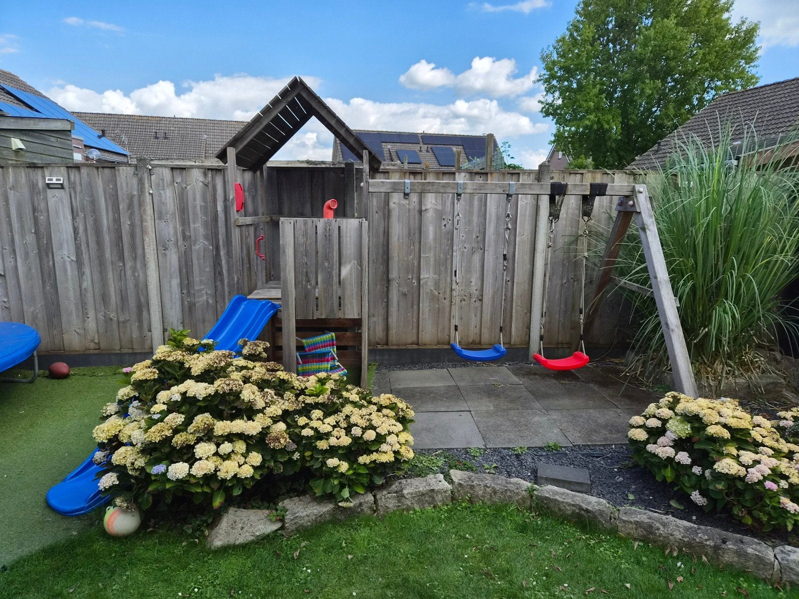 Houten speeltoestel met glijbaan en schommels, Ophalen, Gebruikt, Schommel