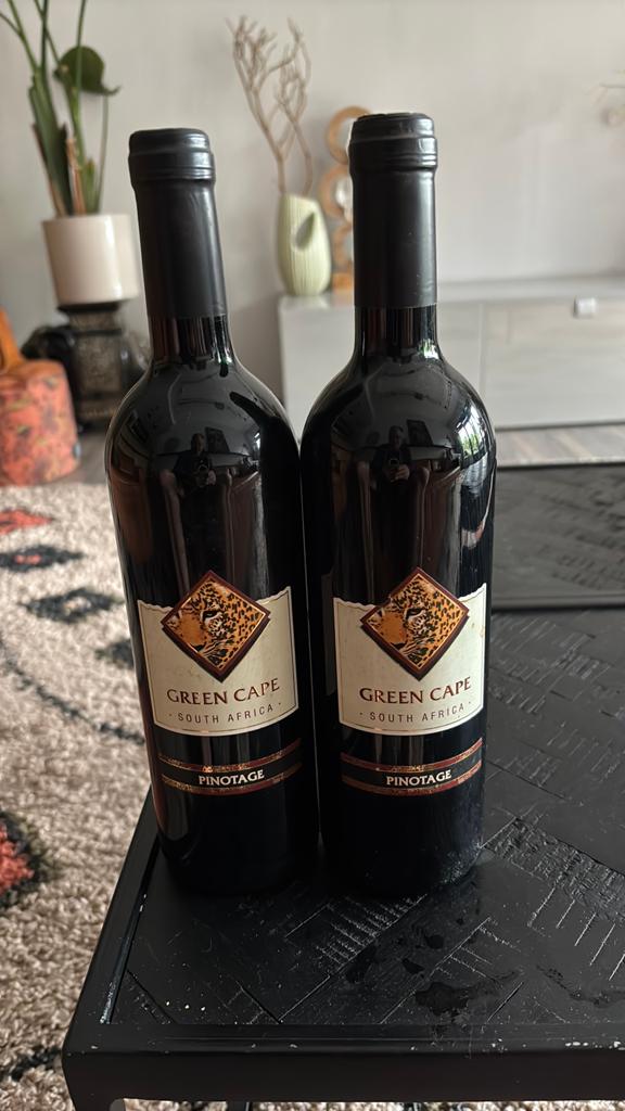 2 flessen Green Cape Pinotage rode wijn uit Zuid-Afrika, Verzamelen, Wijnen, Afrika, Nieuw, Ophalen of Verzenden, Rode wijn