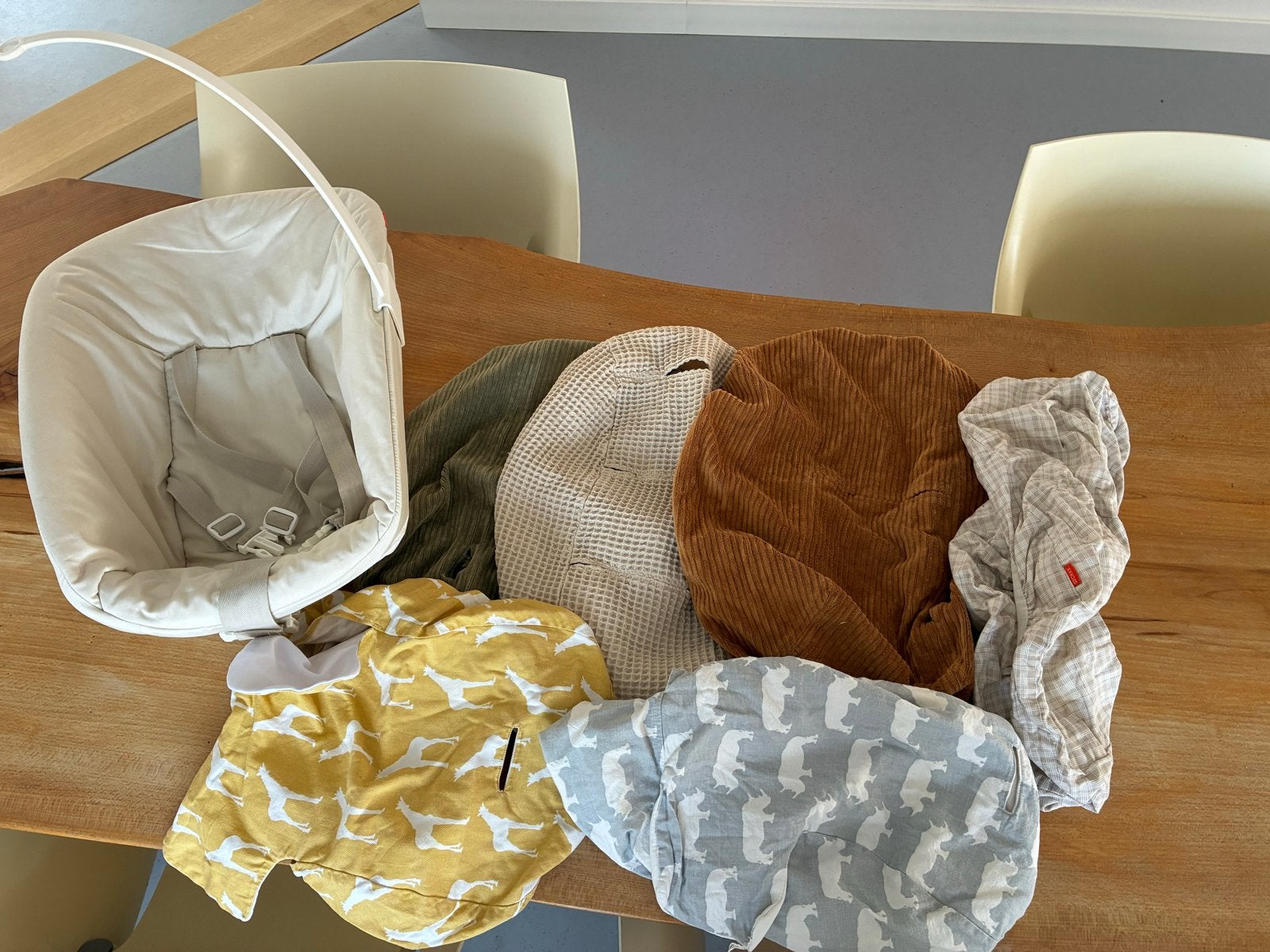 Stokke Tripp Trapp Newborn Set met hoezen, Kinderen en Baby's, Kinderstoelen, Ophalen, Gebruikt, Meegroeistoel, Gordel(s)