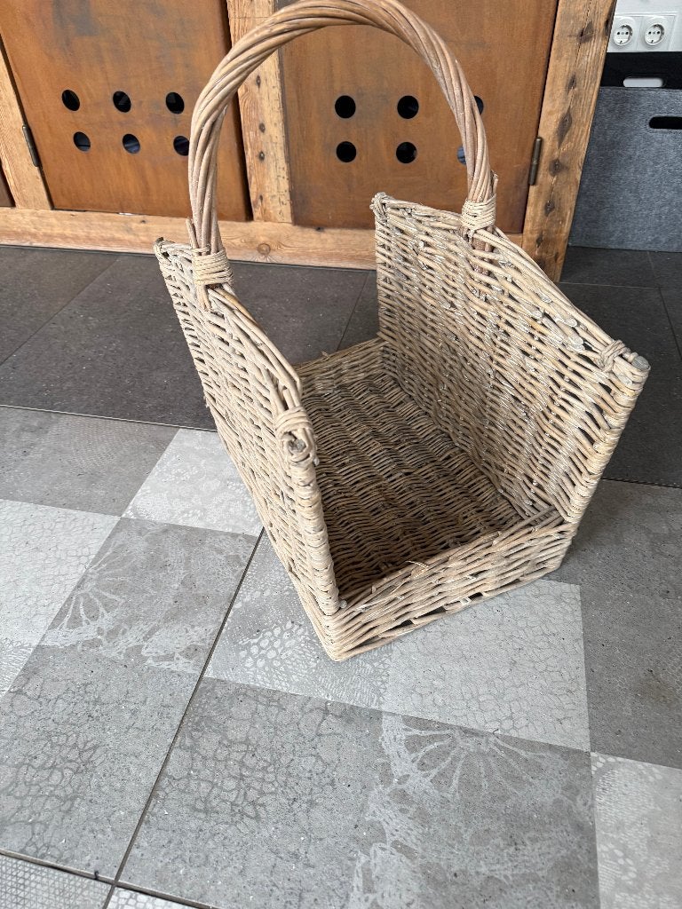Grote rieten mand met handvat - perfect voor haardhout, Gebruikt, Mand, Riet, Rechthoekig