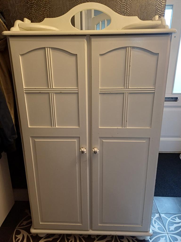 GRATIS! Leuke grenen kast (opknapper)met spiegeltje, Ophalen, Gebruikt