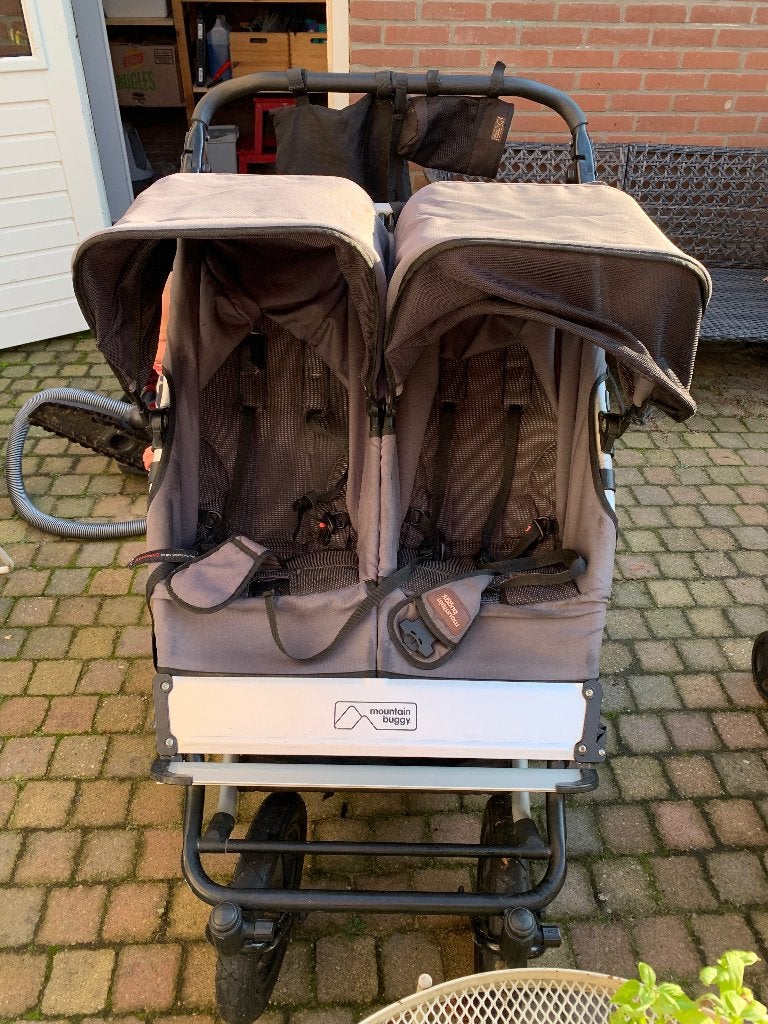 Tweeling wandelwagen mountain buggy voor baby tot kleuter, Kinderen en Baby's, Ophalen, Gebruikt, Overige merken, Zonnekap