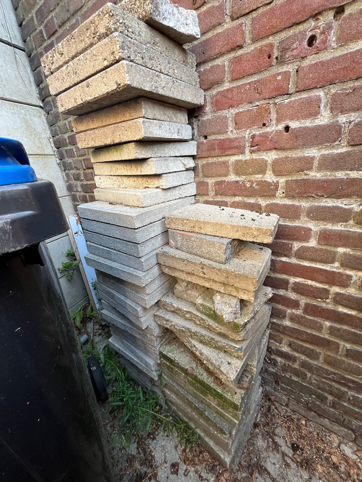Gratis stoeptegels af te halen, Ophalen, Gebruikt, 10 m² of meer, Beton