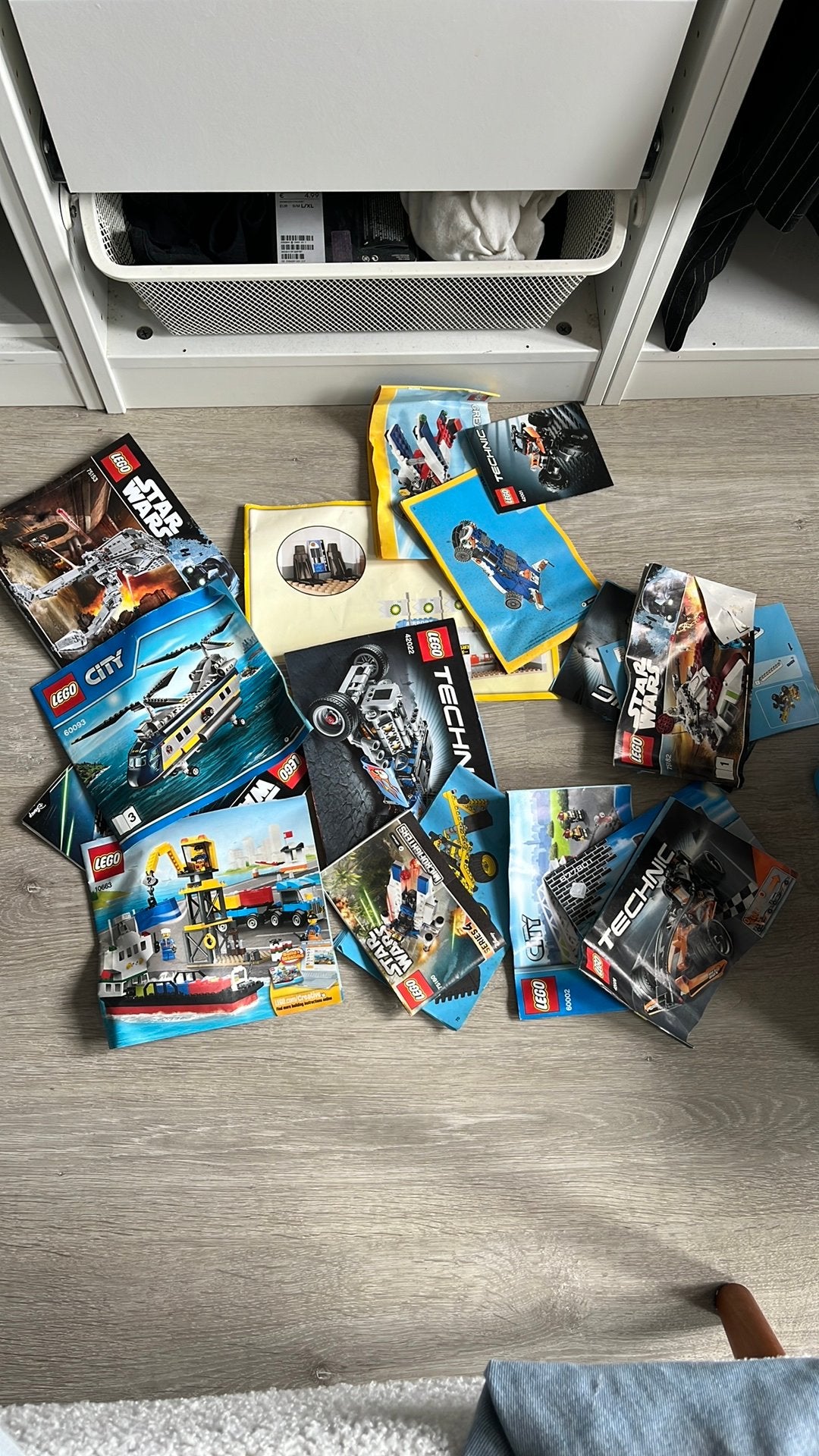 Bak met lego, diverse sets met boekjes, Ophalen, Zo goed als nieuw