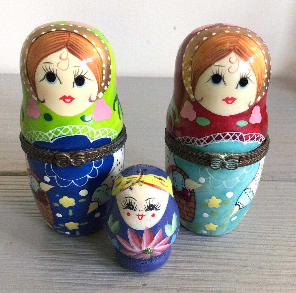 Matroesjka pop pillendoosje russisch sierdoosje pillen doos, Diversen, Pasen, Zo goed als nieuw, Ophalen of Verzenden