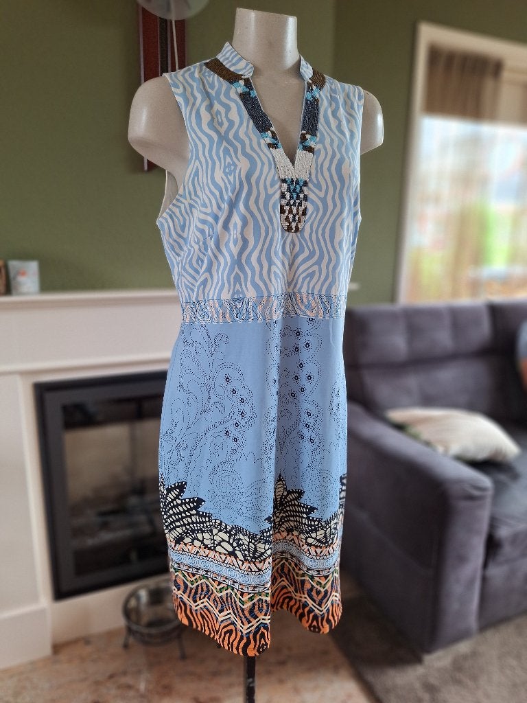 K-Design prachtige jurk met kralenaccenten maat L, Kleding | Dames, Jurken, K-design, Blauw, Maat 42/44 (L), Ophalen of Verzenden