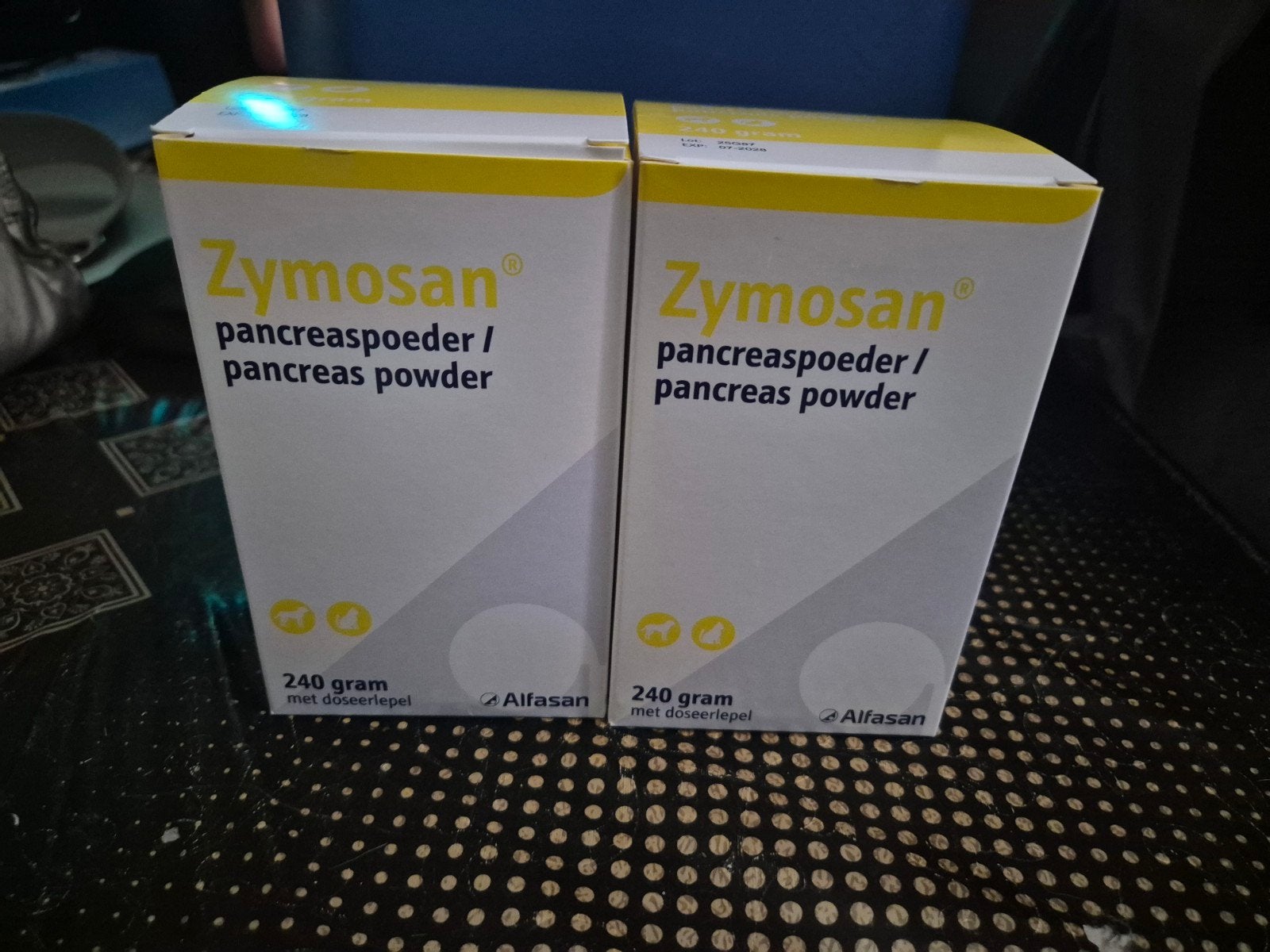 2 potten zymosan, Ophalen of Verzenden, Gehele gezicht