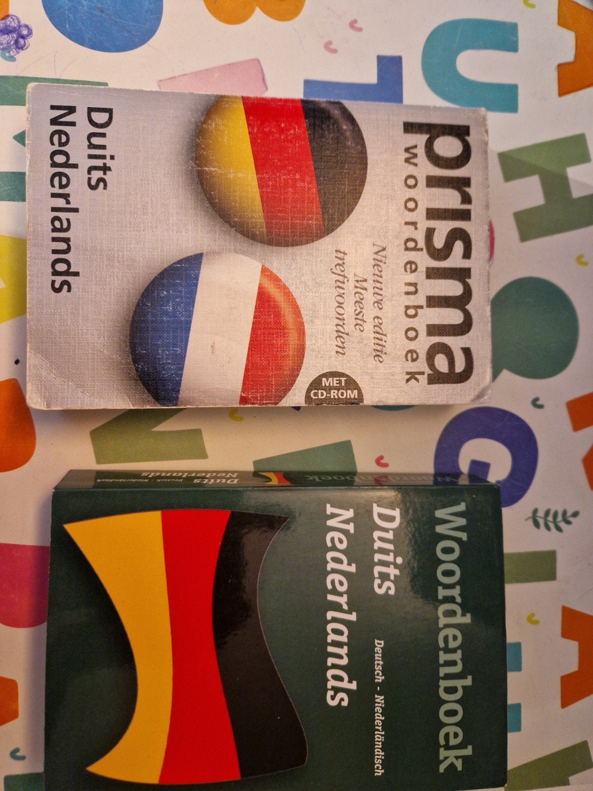 Duits-Nederlands Woordenboeken (2 stuks), Boeken, Ophalen of Verzenden, Gelezen, Non-fictie