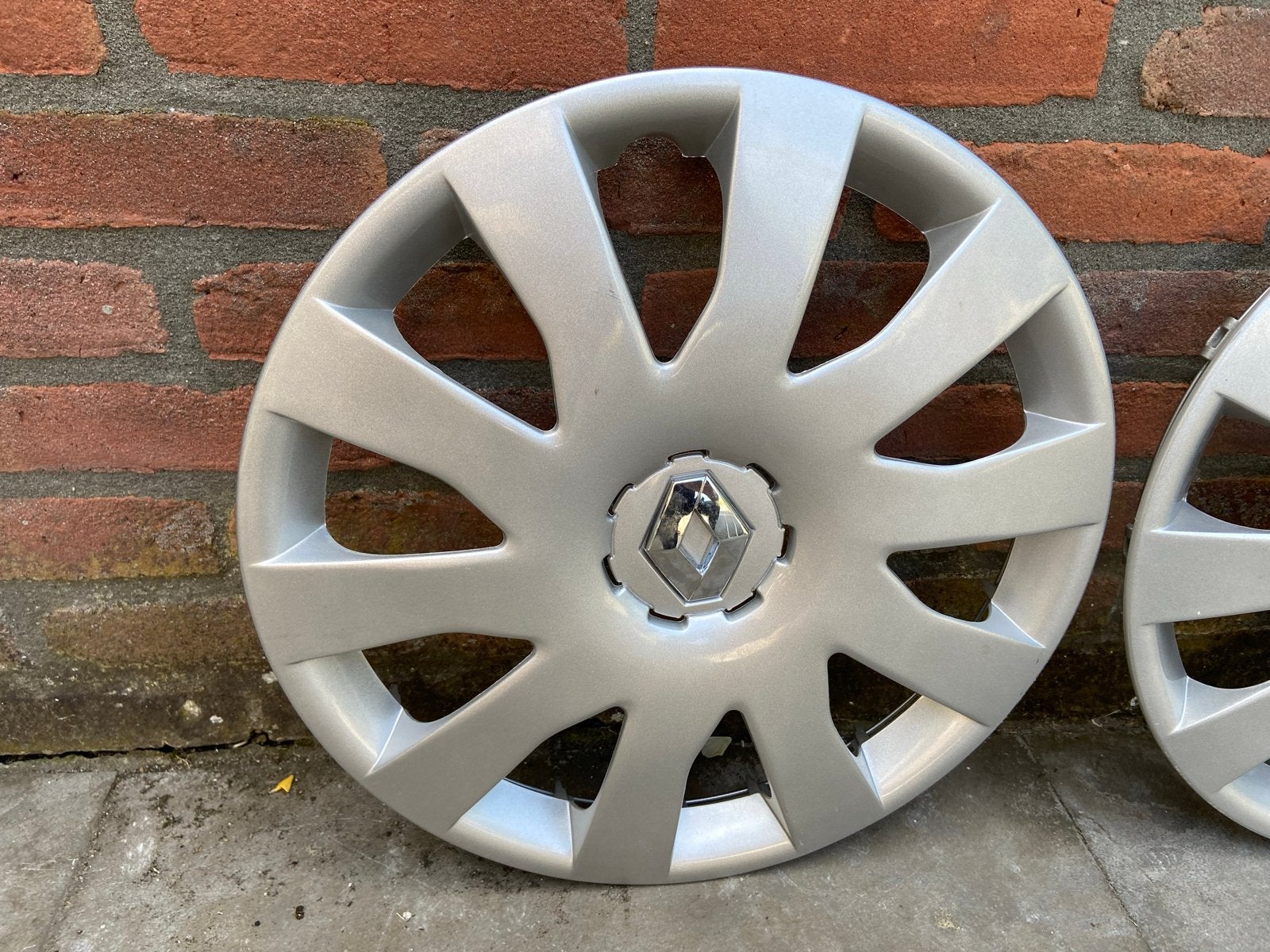 Wieldoppen Renault 16 inch - Set van 2, Auto diversen, Ophalen, Gebruikt