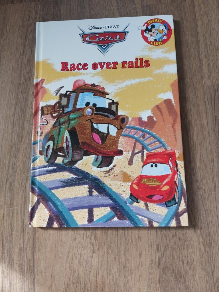 Disney Pixar Cars: Race over rails kinderboek, Ophalen of Verzenden, Gelezen, Disney Pixar, Fictie algemeen