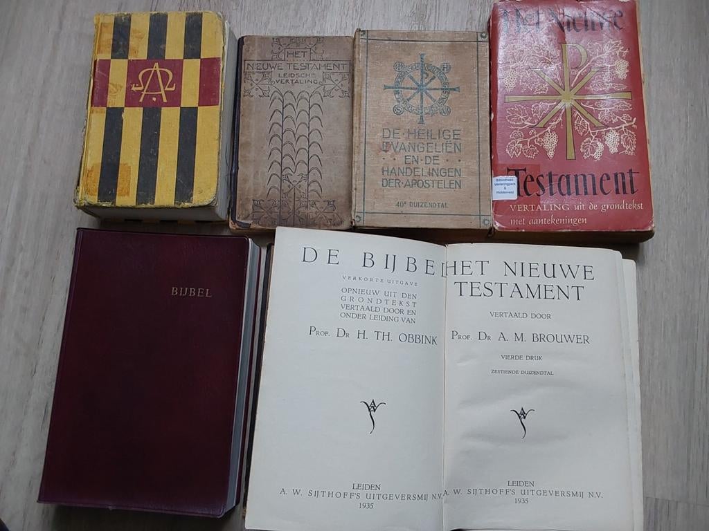 Verzameling bijbels en naslagwerken, Boeken, Encyclopedieën, Ophalen