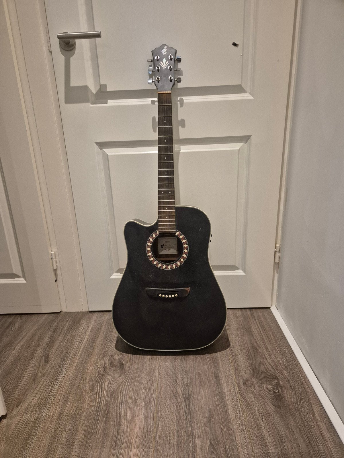 Lefthanded Harley Benton Zwarte Semi Acoustische Westerngita, Ophalen, Gebruikt, Western- of Steelstringgitaar, Met (piezo-)element