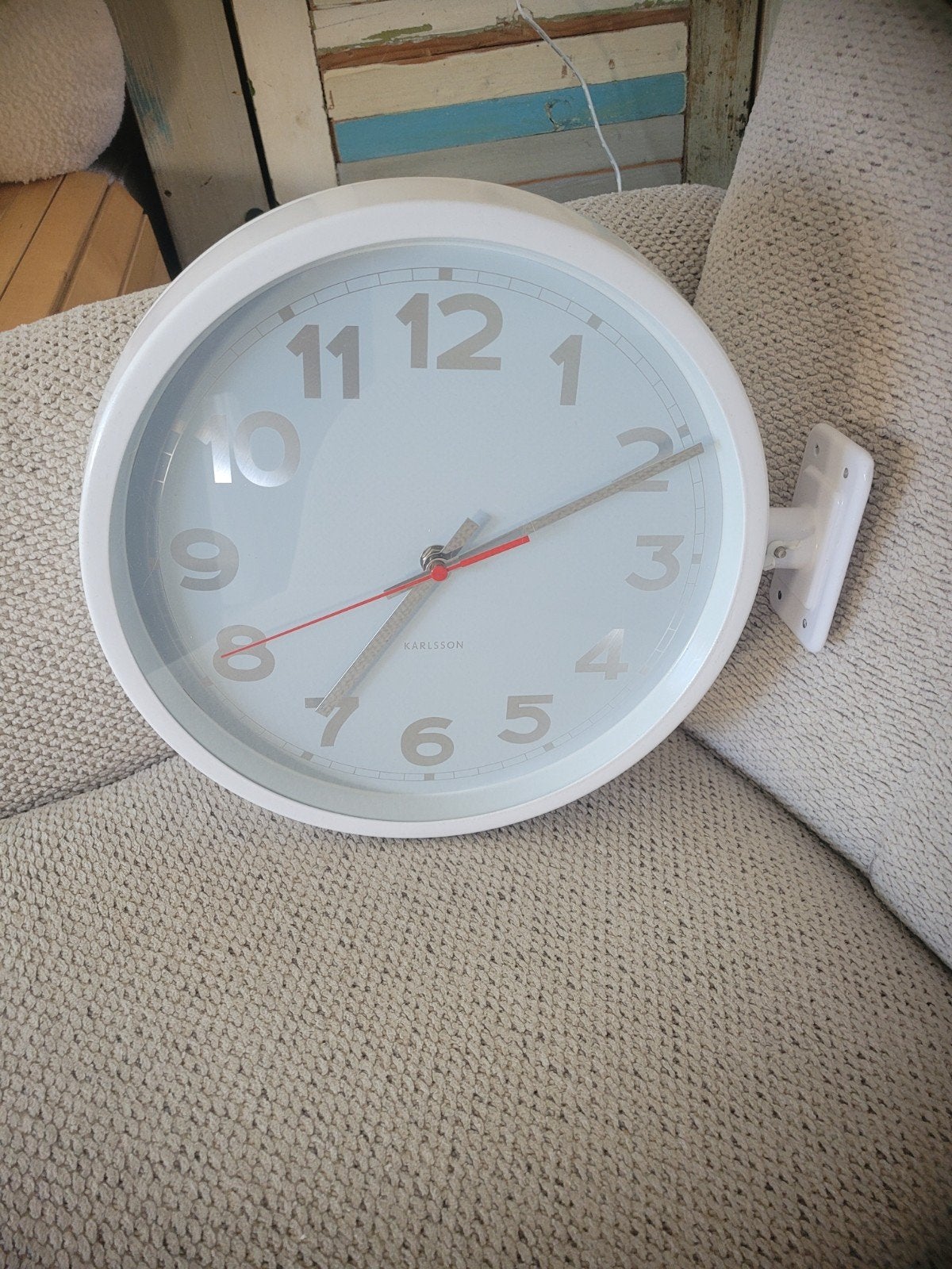 Stationsklok Karlsson dubbelzijdig - 28 cm diameter, Wit, Analoog, Ophalen of Verzenden, Dubbelzijdig