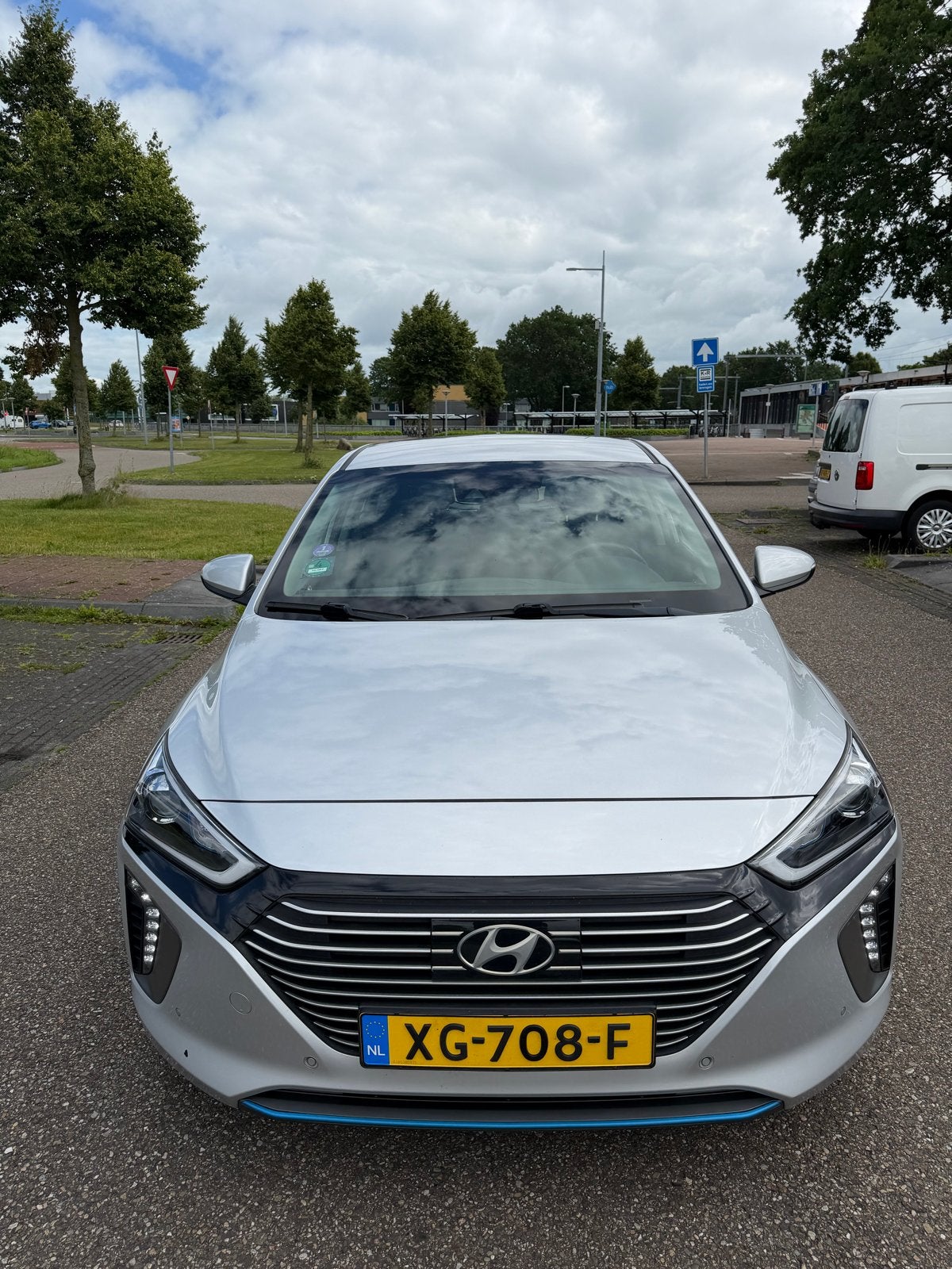 Hyundai IONIQ 1.6 GDI Blue HEV 141 pk DCT 2018 Grijs, Auto's, 750 kg, Origineel Nederlands, IONIQ, 22 km/l