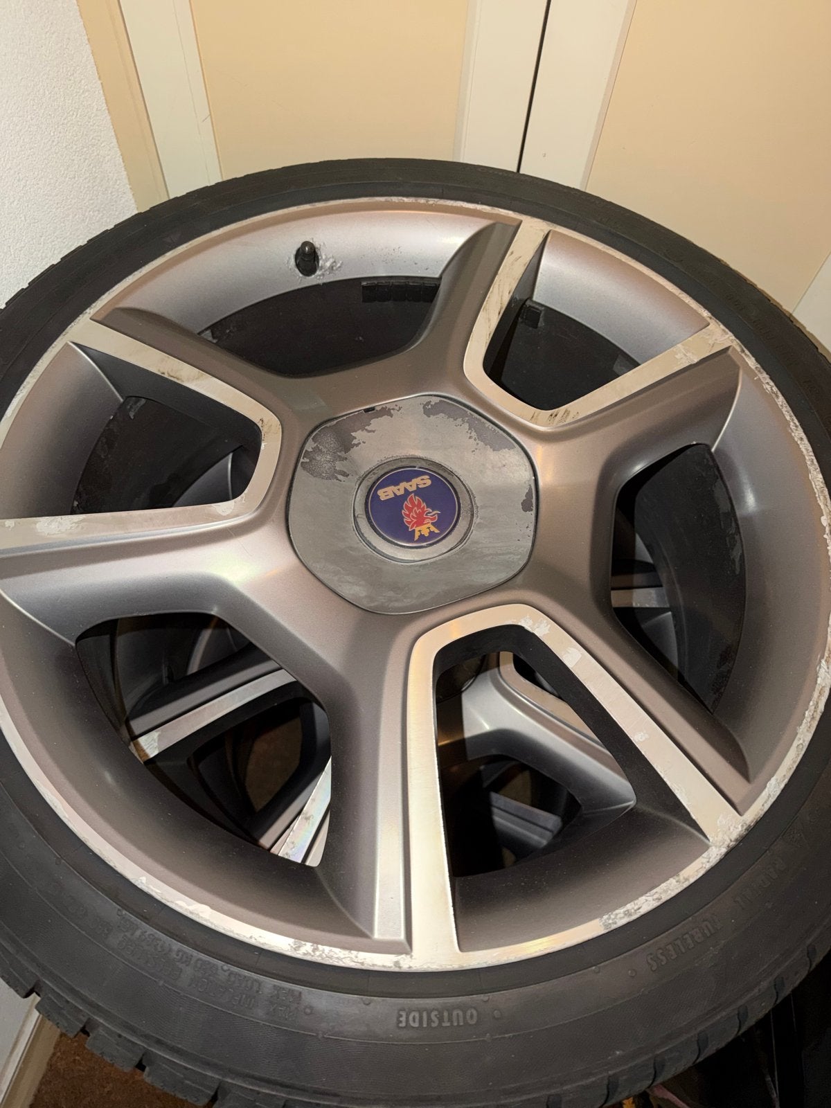 Unieke Saab Turbo X 19 inch velgen bijna nieuwe winterbanden, 19 inch, Gebruikt, Banden en Velgen, Winterbanden