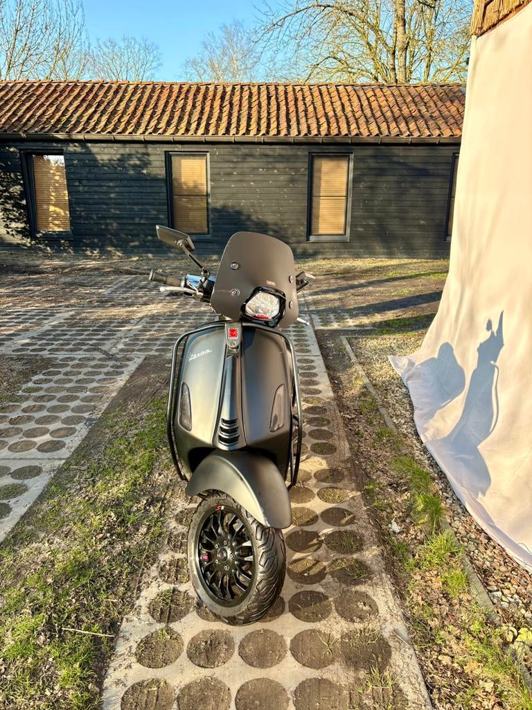 Vespa sprint mat zwart. (Notte), Ophalen, Maximaal 45 km/u, Vespa S, Zo goed als nieuw