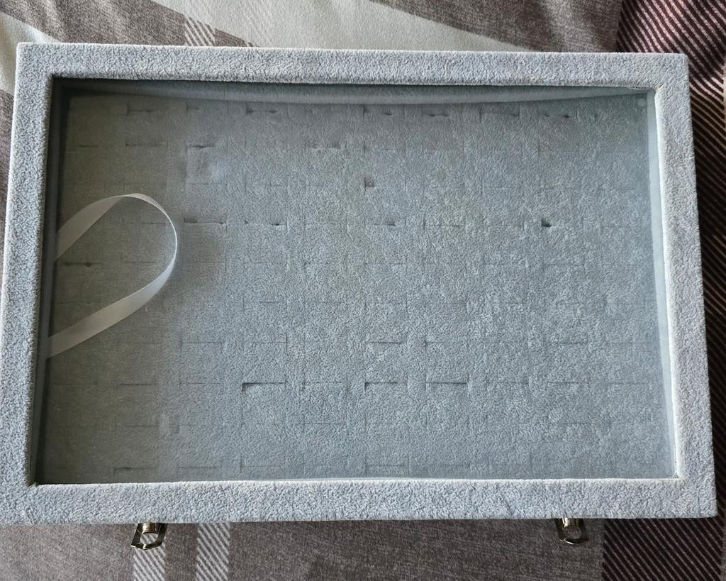 Stijlvolle sieraden organizer voor ringen en oorbellen, Ophalen of Verzenden, Gebruikt