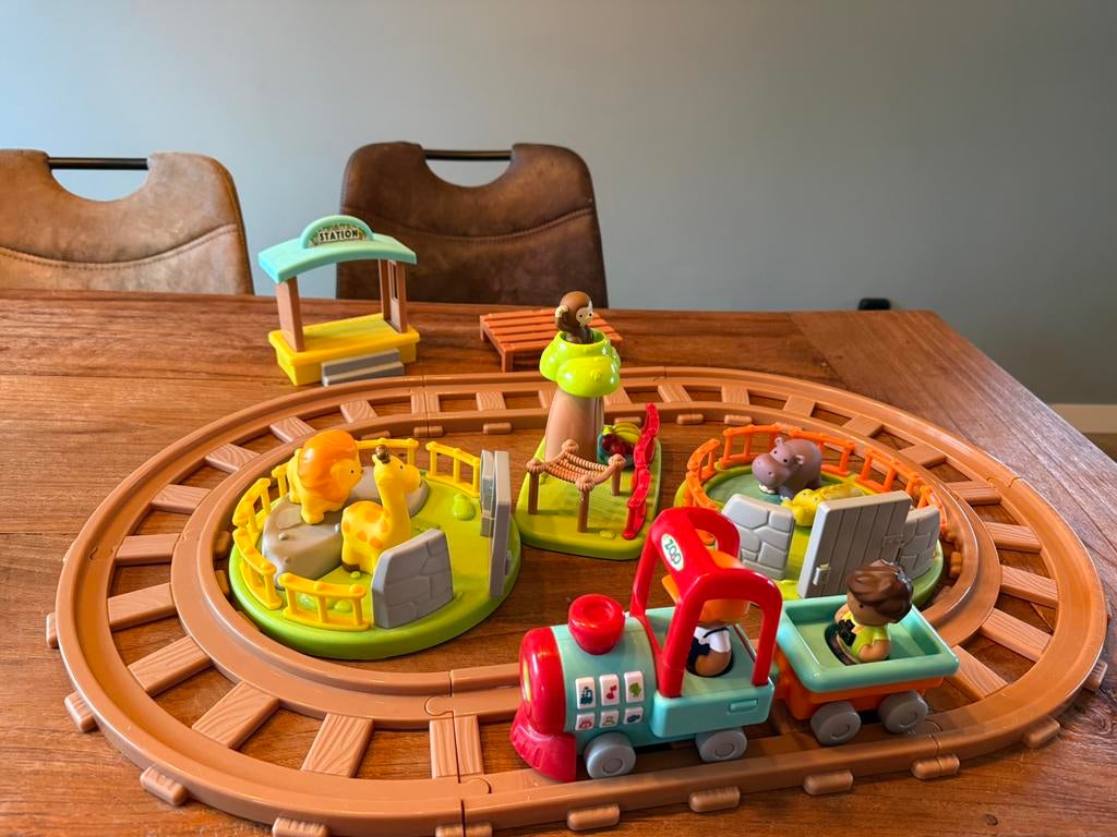 dierentuin treinset, compleet speelset met rails en dieren, Kinderen en Baby's, Speelgoed | Playmobil, Ophalen of Verzenden, Zo goed als nieuw