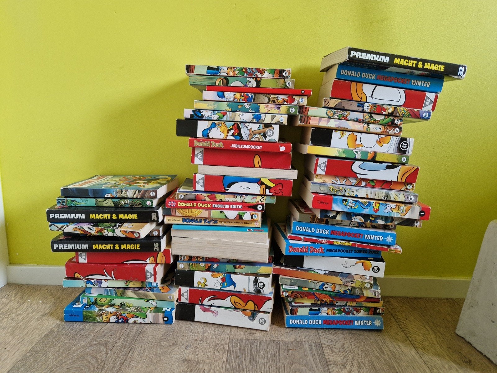 Grote collectie Donald Duck stripboeken en pockets, Meerdere stripboeken, Ophalen of Verzenden, Gelezen, Walt Disney