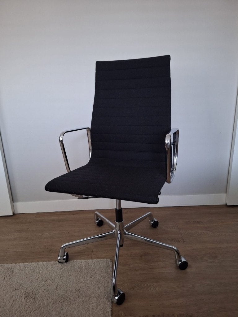Vitra EA 119 Bureaustoel - Charles & Ray Eames, Ophalen, Zo goed als nieuw, Zwart, Bureaustoel