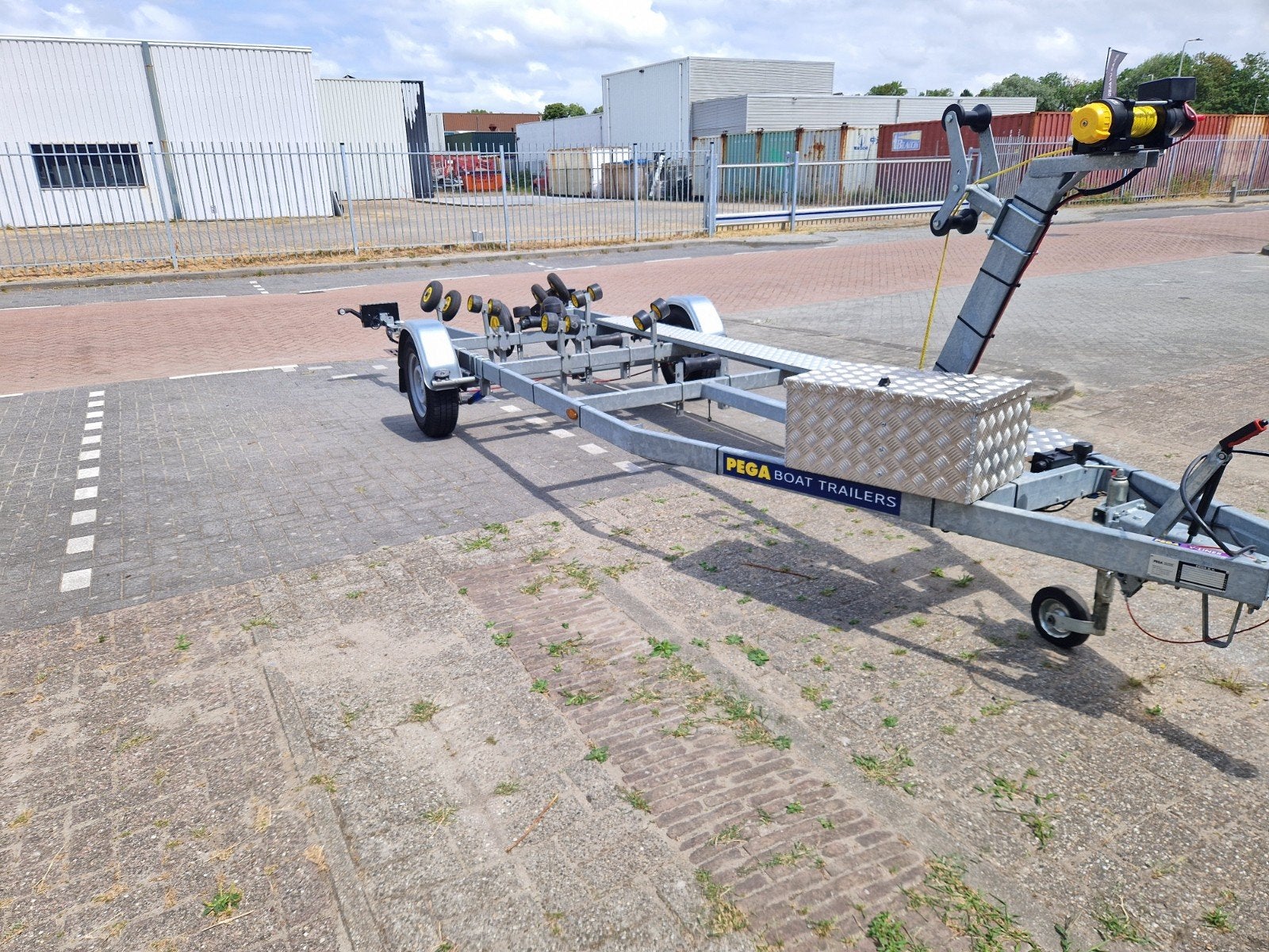 Pega VB 1350/650 incl wegklapbare LED + Electrische lier  !!, Minder dan 1500 kg, Sloepentrailer, 6 tot 9 meter, Ophalen of Verzenden