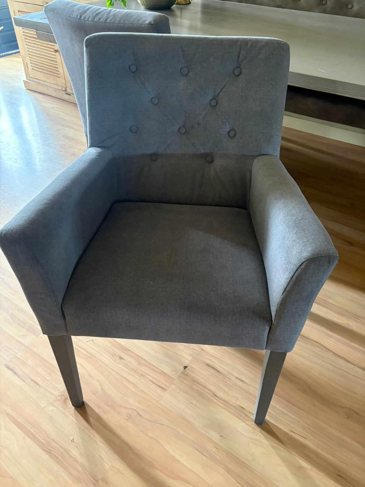 6x grijze gecapitonneerde eerkamerstoel/fauteuil, Huis en Inrichting, Stoelen, Ophalen of Verzenden, Zo goed als nieuw, Grijs