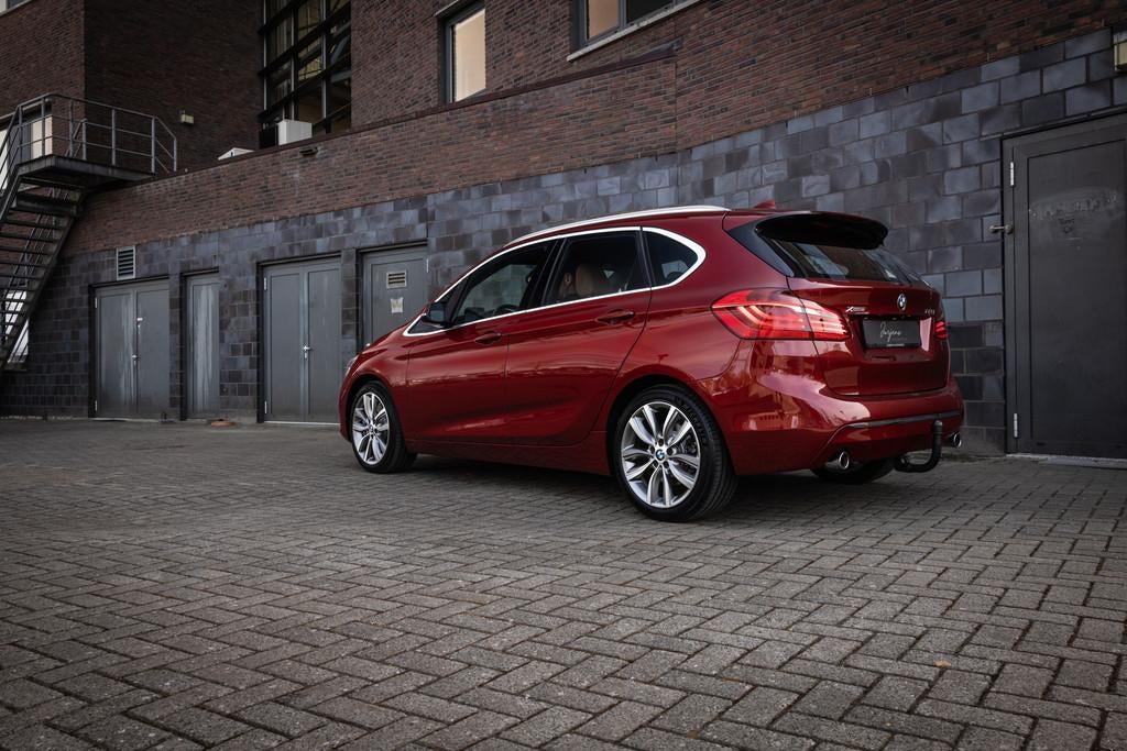 BMW 2-serie Active Tourer 225i xDrive Luxury AUT-8 (231pk) u, Auto's, Automaat, 1998 cc, 15 km/l, Gebruikt