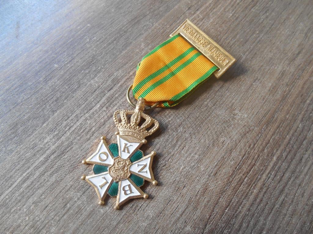 Medaille Vierdaagse Nijmegen voor 11 keer lopen, Ophalen of Verzenden, Landmacht, Nederland, Lintje, Medaille of Wings