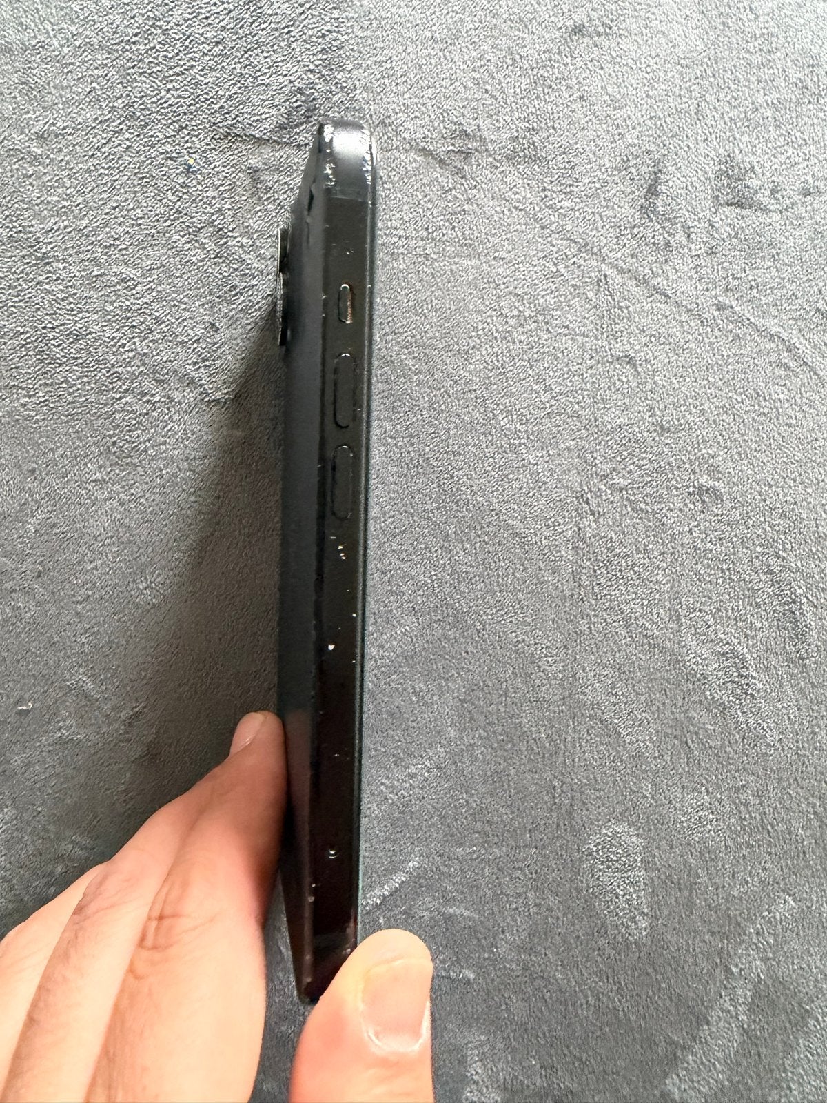 Foto 3 van iPhone 15  - Achterkant en zijkanten beschadigd