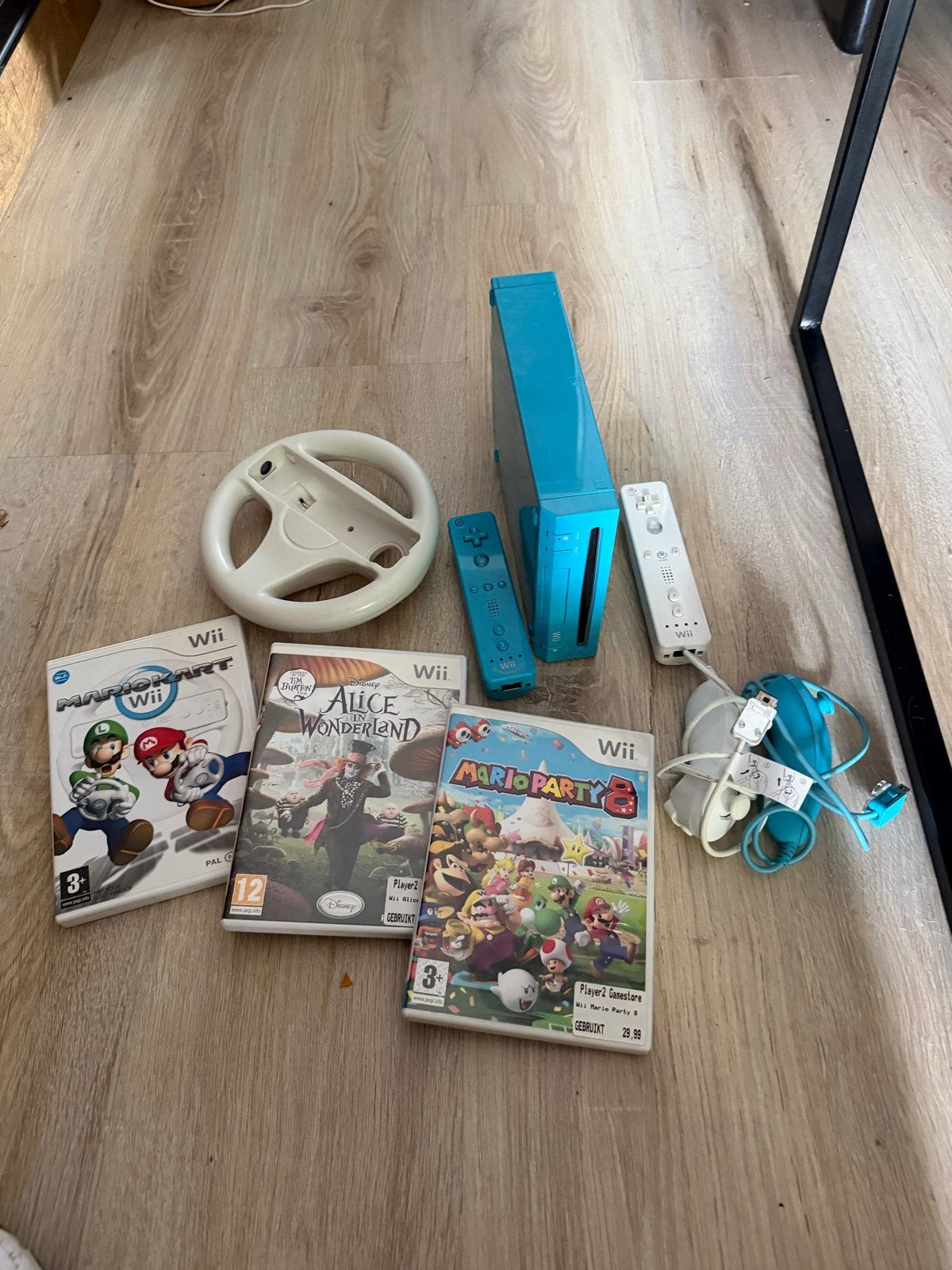 Blauwe Nintendo Wii, Ophalen, Gebruikt, Met 2 controllers, Met games