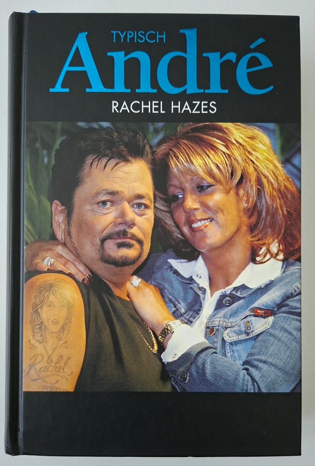 Typisch André - Rachel Hazes (Gesigneerd), Ophalen of Verzenden, Zo goed als nieuw, Film, Tv en Media, Rachel Hazes