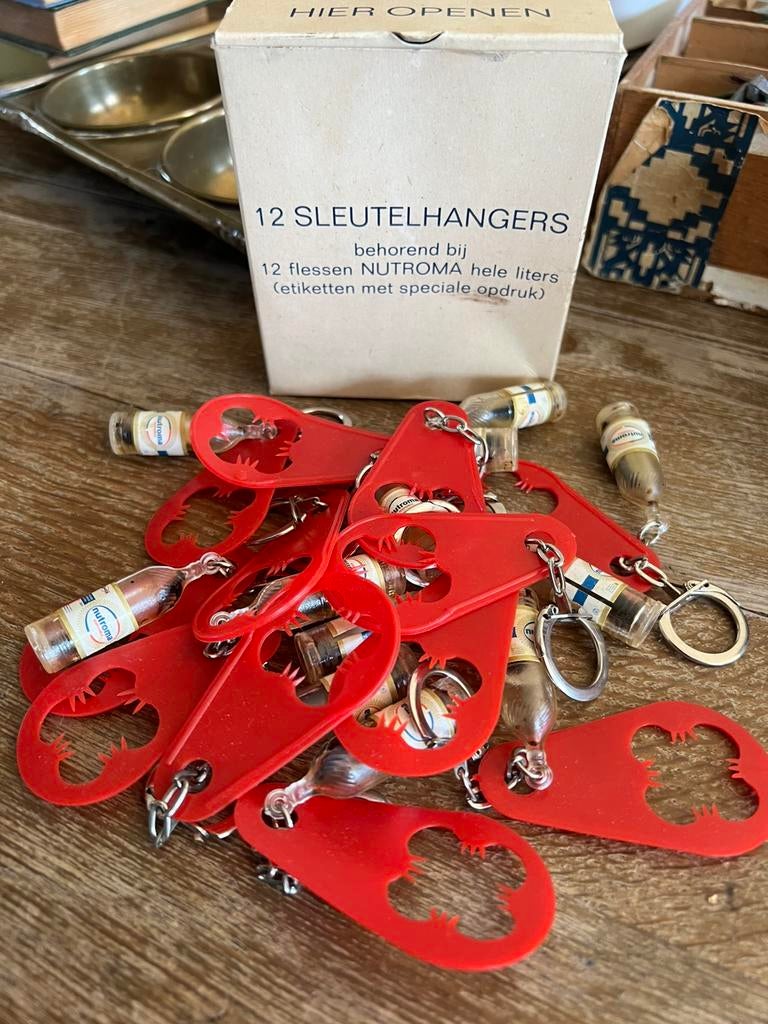 VINTAGE RECLAME SLEUTELHANGERS NUTROMA, Verzamelen, Ophalen of Verzenden, Gebruikt