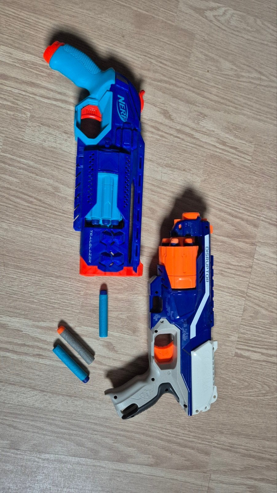 2x Nerf pistolen met doorlader en patronen, Ophalen of Verzenden, Zo goed als nieuw