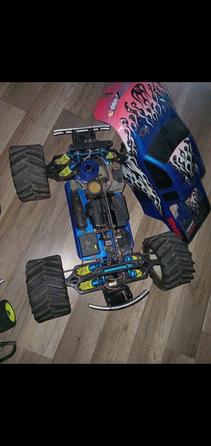 2 model bouw auto's zonder afstandsbediening, Ophalen of Verzenden, Overige schalen, Auto onroad