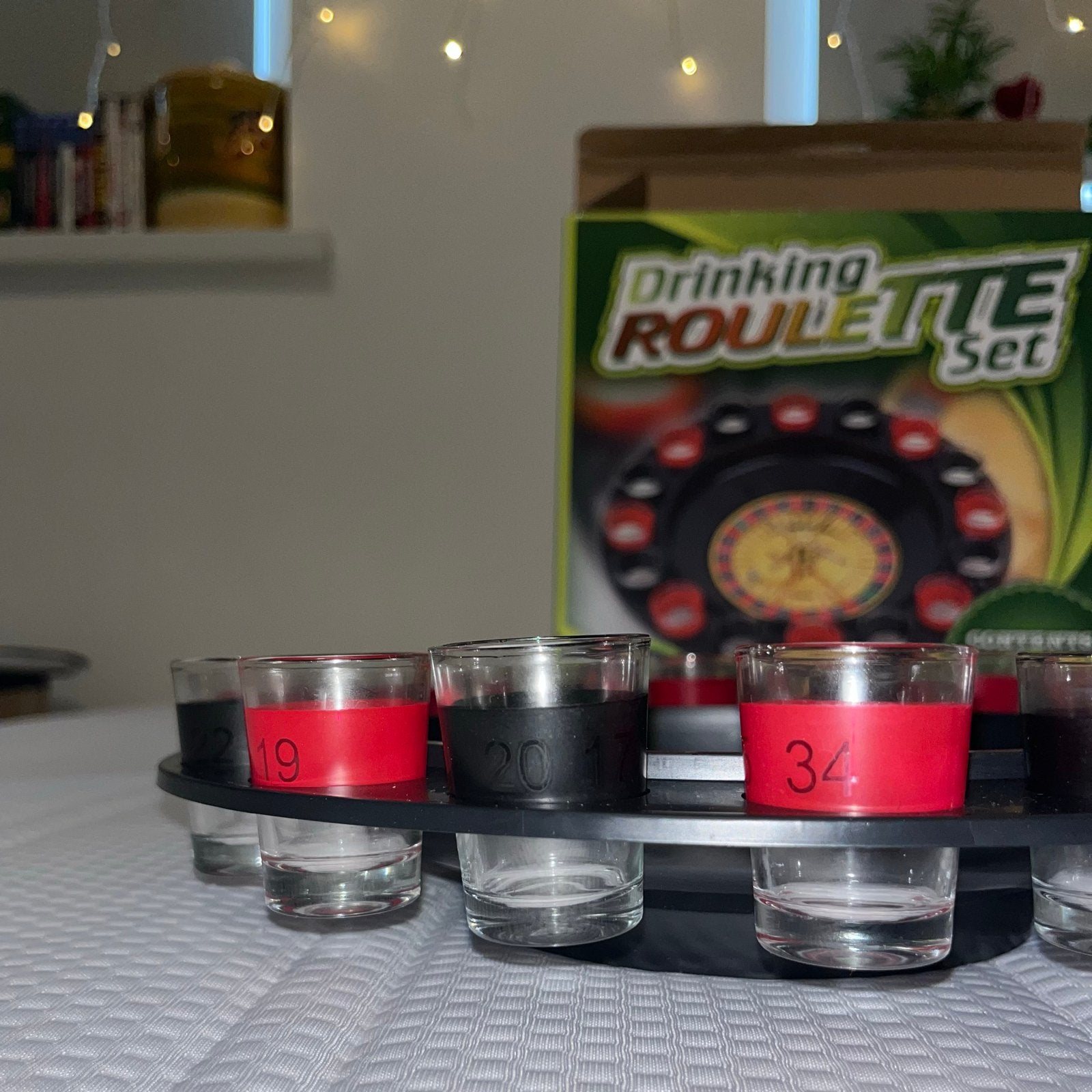 Drinking Roulette Set, Hobby en Vrije tijd, Gezelschapsspellen | Bordspellen, Vijf spelers of meer, Ophalen of Verzenden, Zo goed als nieuw