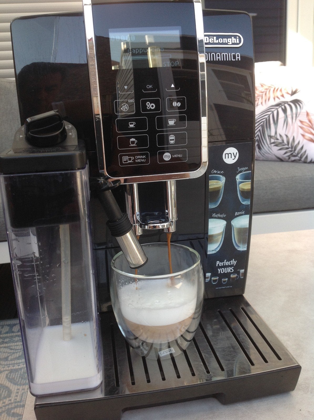 Reparatie of Onderhoud nodig voor Jura of DeLonghi?, 10 kopjes of meer, Koffiemachine, Ophalen of Verzenden, Zo goed als nieuw