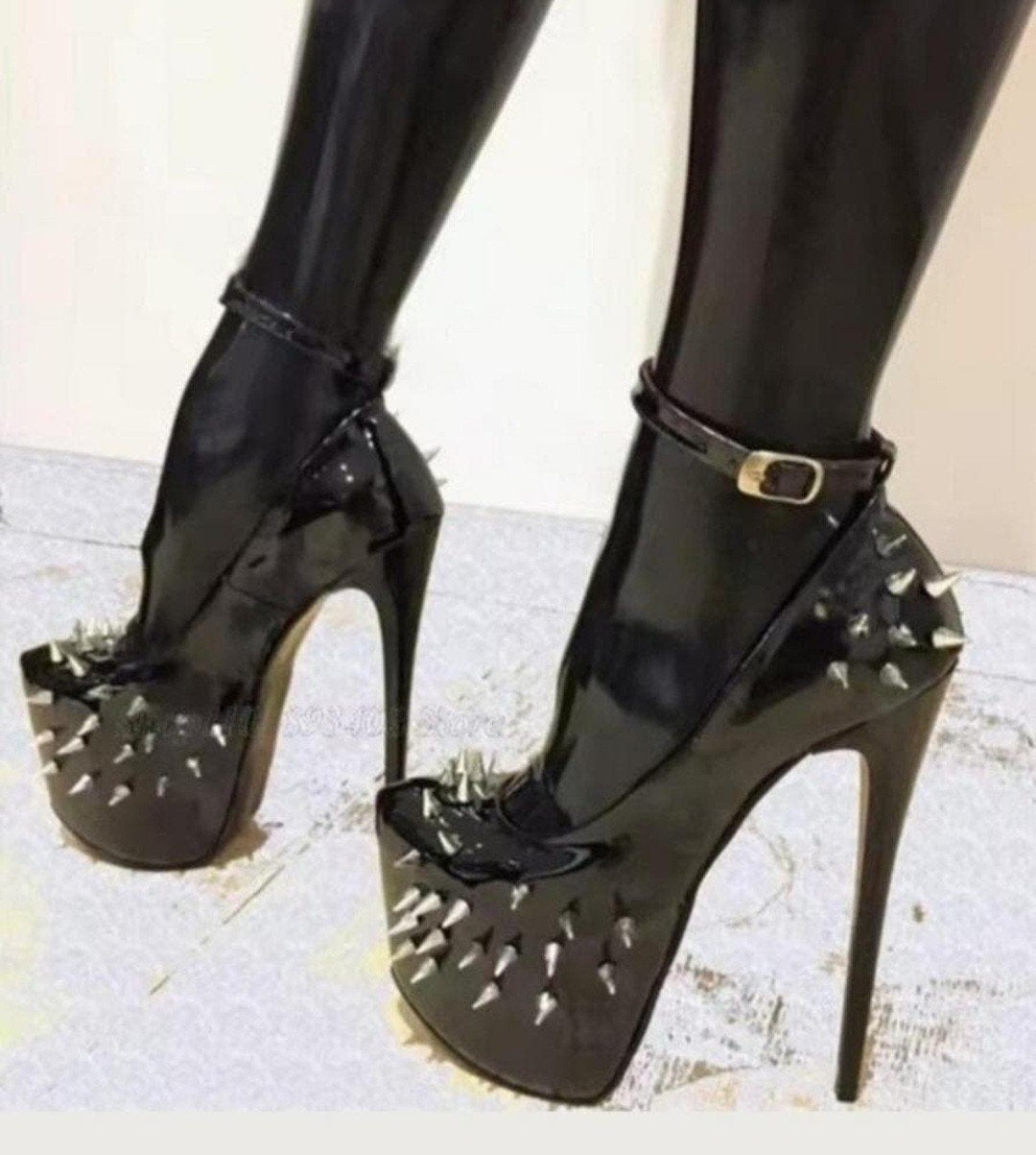 Pumps met spikes, tm 46
Maat 34 tm 46

Kijk ook eens bij mij, Verzenden, Nieuw, Zwart, Pumps