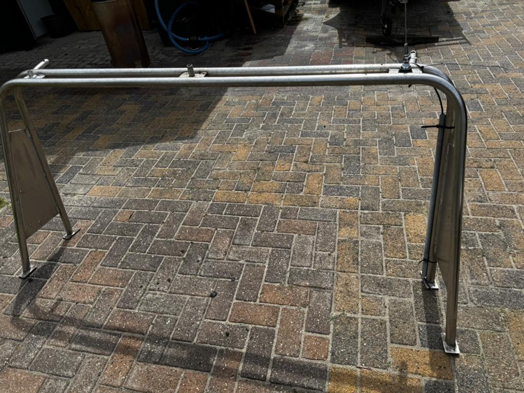 Rvs radarbeugel rollerbar, Ophalen
