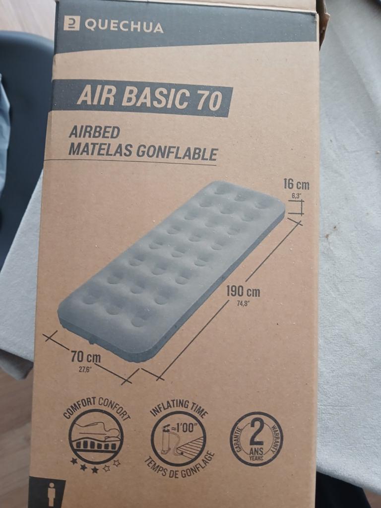 Quechua Air Basic 70 Luchtbed met Pomp, Caravans en Kamperen, Luchtbedden, Ophalen of Verzenden, Zo goed als nieuw, 1-persoons