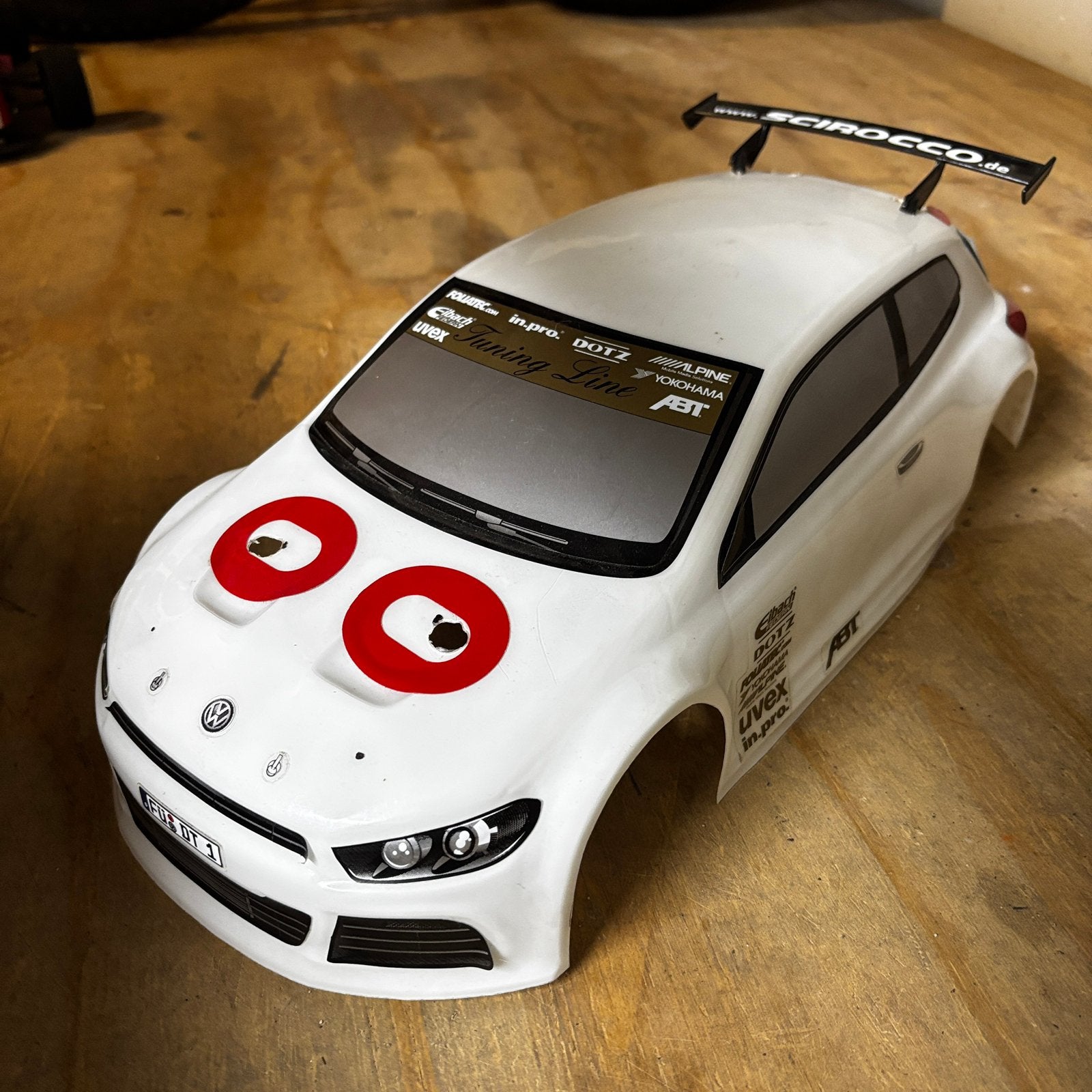 RC karosserie VW Scirocco 1:10 Carson 190mm + spoiler, Ophalen of Verzenden, Zo goed als nieuw, Overige schalen, Auto onroad