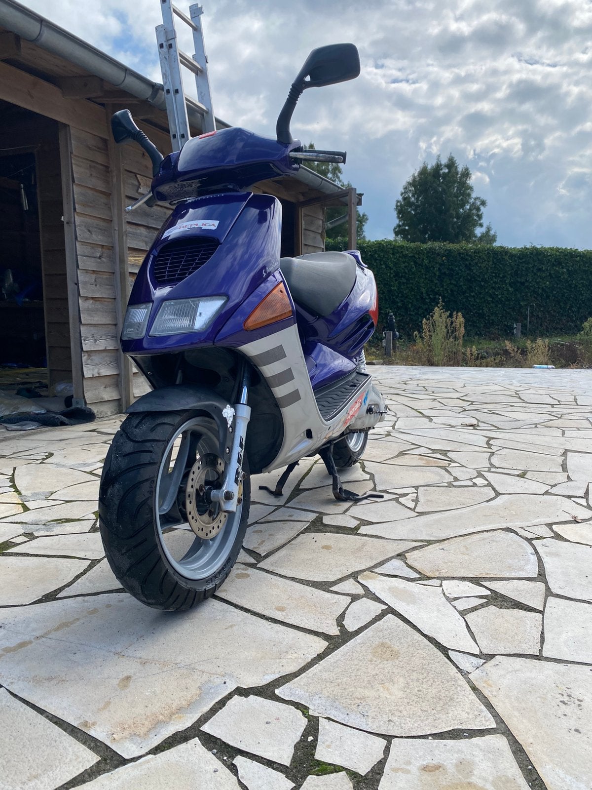Aprilia sr50 perugini, Fietsen en Brommers, Ophalen, Maximaal 45 km/u, SR 50, Zo goed als nieuw