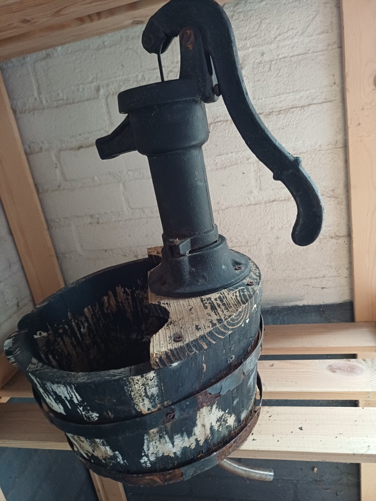 Oude waterpomp te koop, Ophalen of Verzenden, Gebruikt, Gietijzer, Overige typen